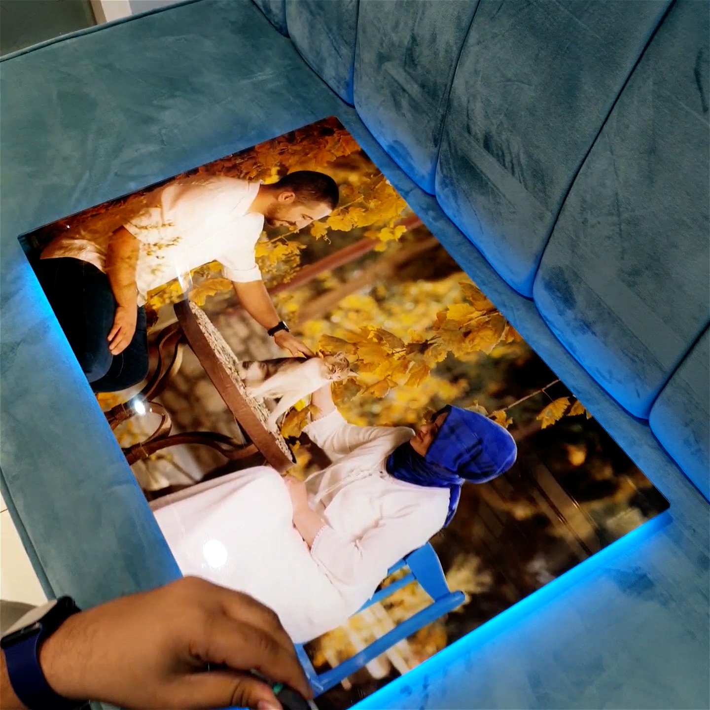 backlitposter (5).00_00_07_21.Still021